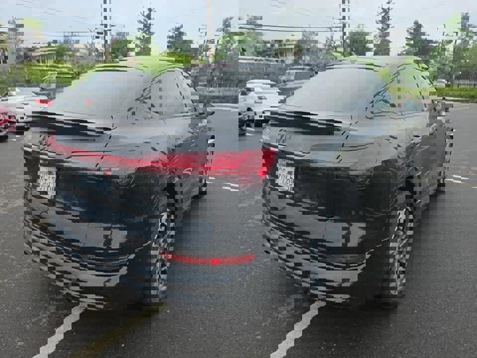 Used 2023 Audi e-tron Premium w/ Convenience Plus Package image 7