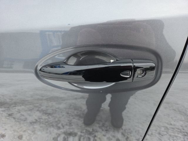 Used 2017 Nissan Rogue SV image 36