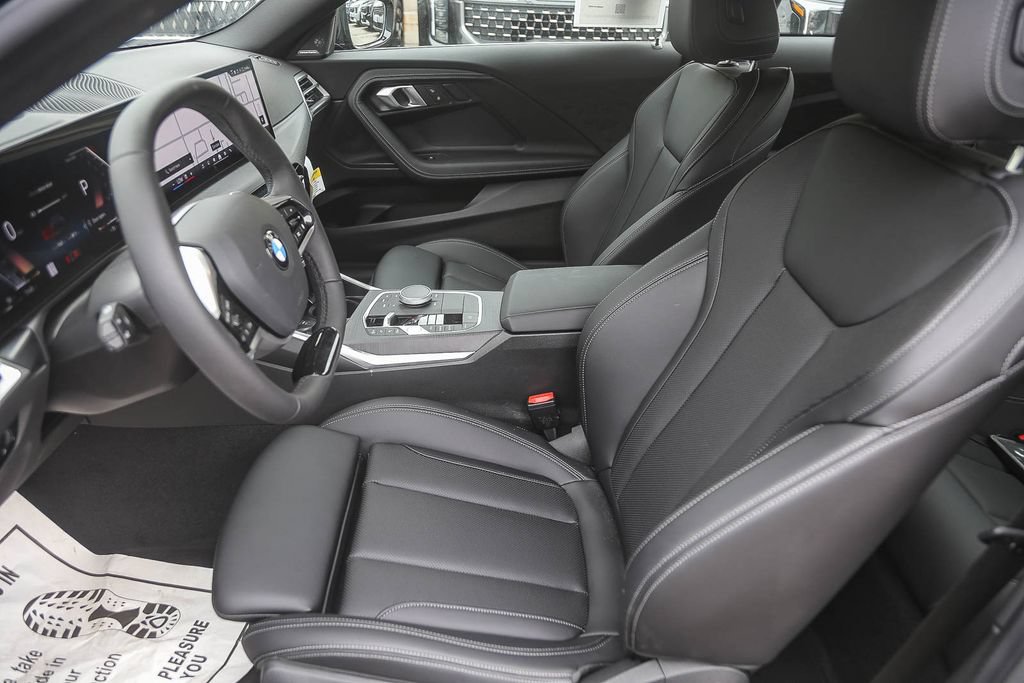 Used 2025 BMW 230i Coupe w/ Premium Package RWD image 21