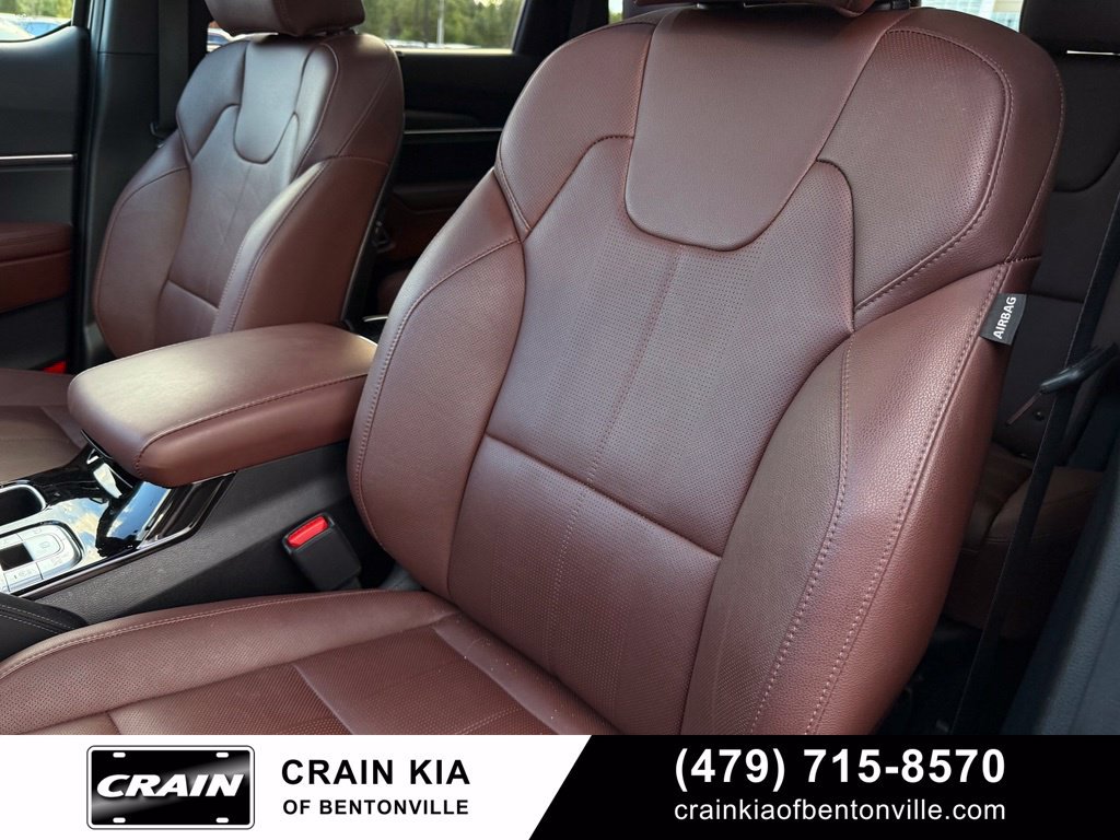 Certified 2025 Kia Telluride SX w/ SX Captain's Chair Package AWD/4WD image 23