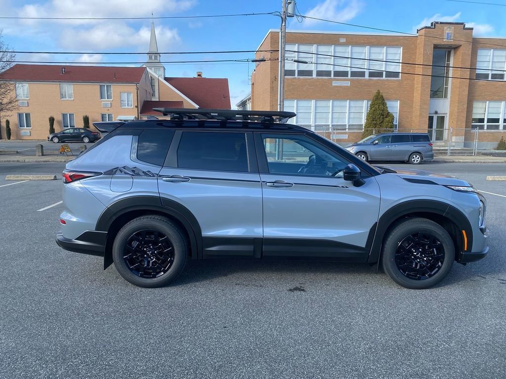 New 2026 Mitsubishi Outlander Trail Edition image 4