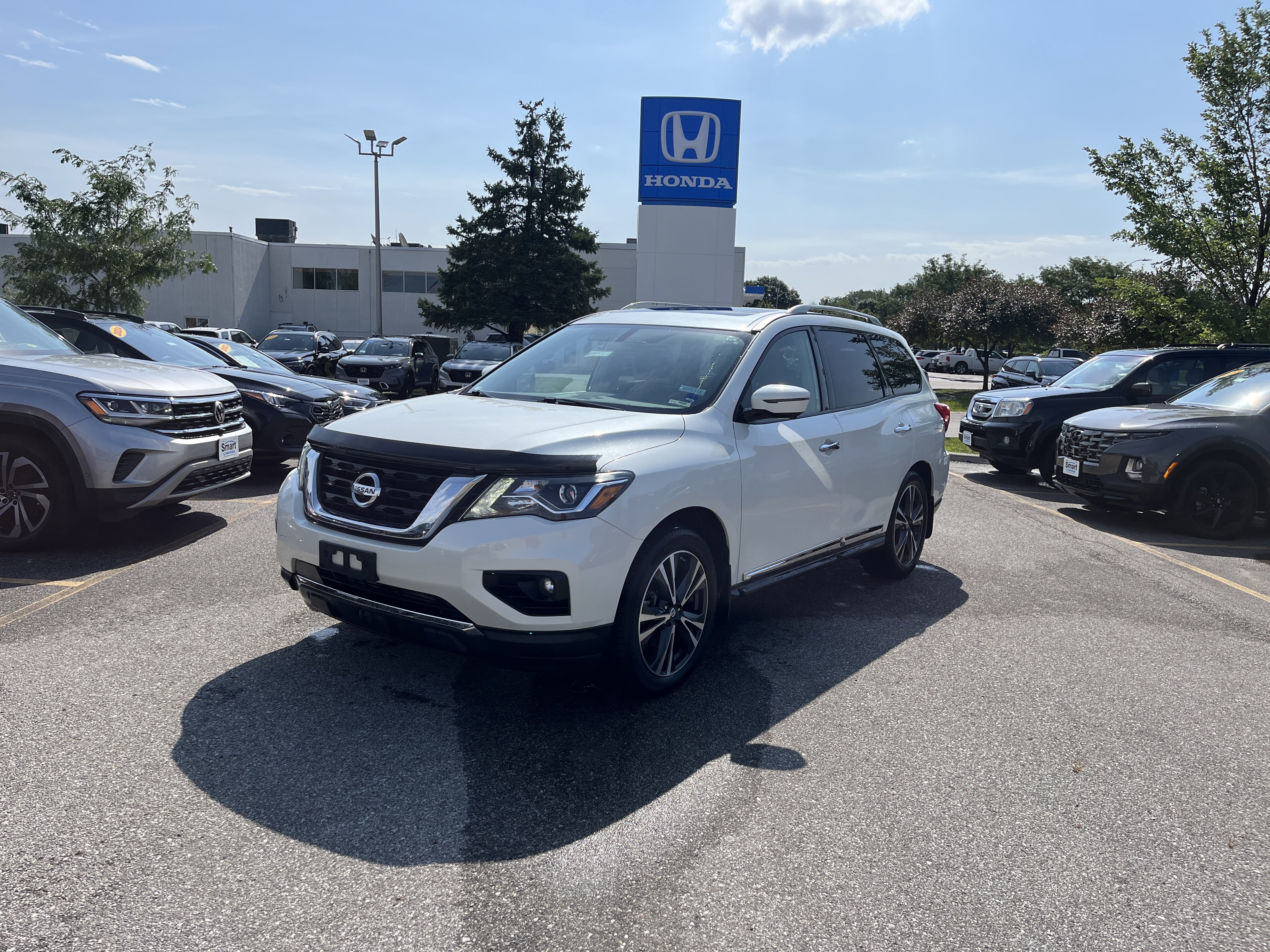 Used 2017 Nissan Pathfinder Platinum w/ Cargo Package