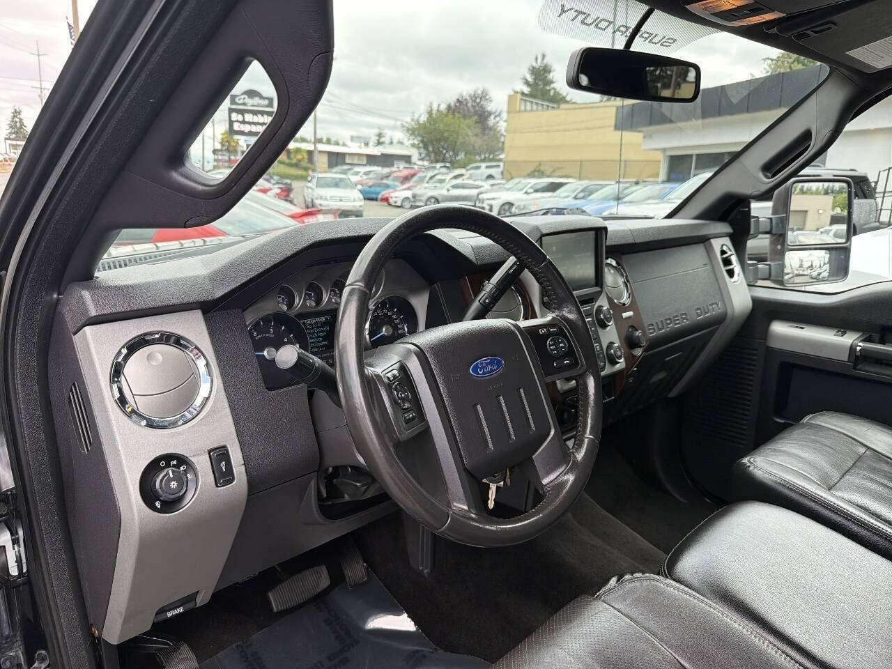 Used 2015 Ford F350 Lariat w/ Camper Package AWD/4WD image 31