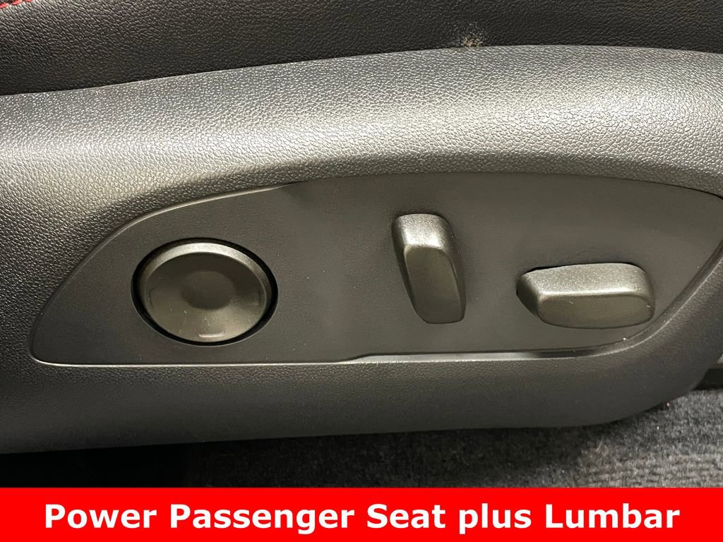 Certified 2024 Chevrolet Traverse RS image 12