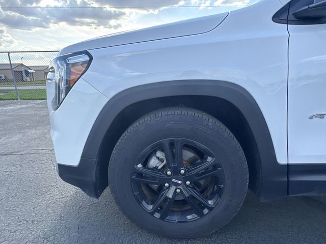 Used 2023 GMC Terrain AT4 image 33