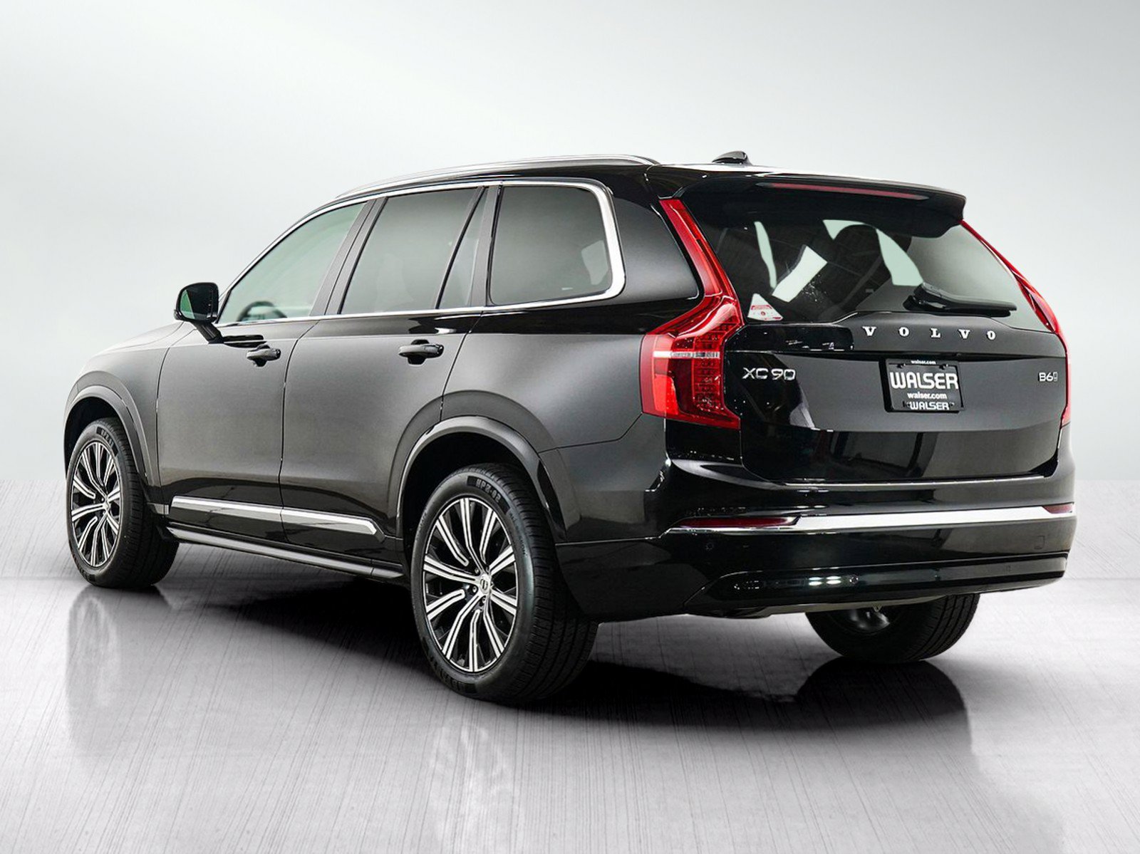 Used 2024 Volvo XC90 B6 Core w/ Protection Package Premier AWD/4WD image 3