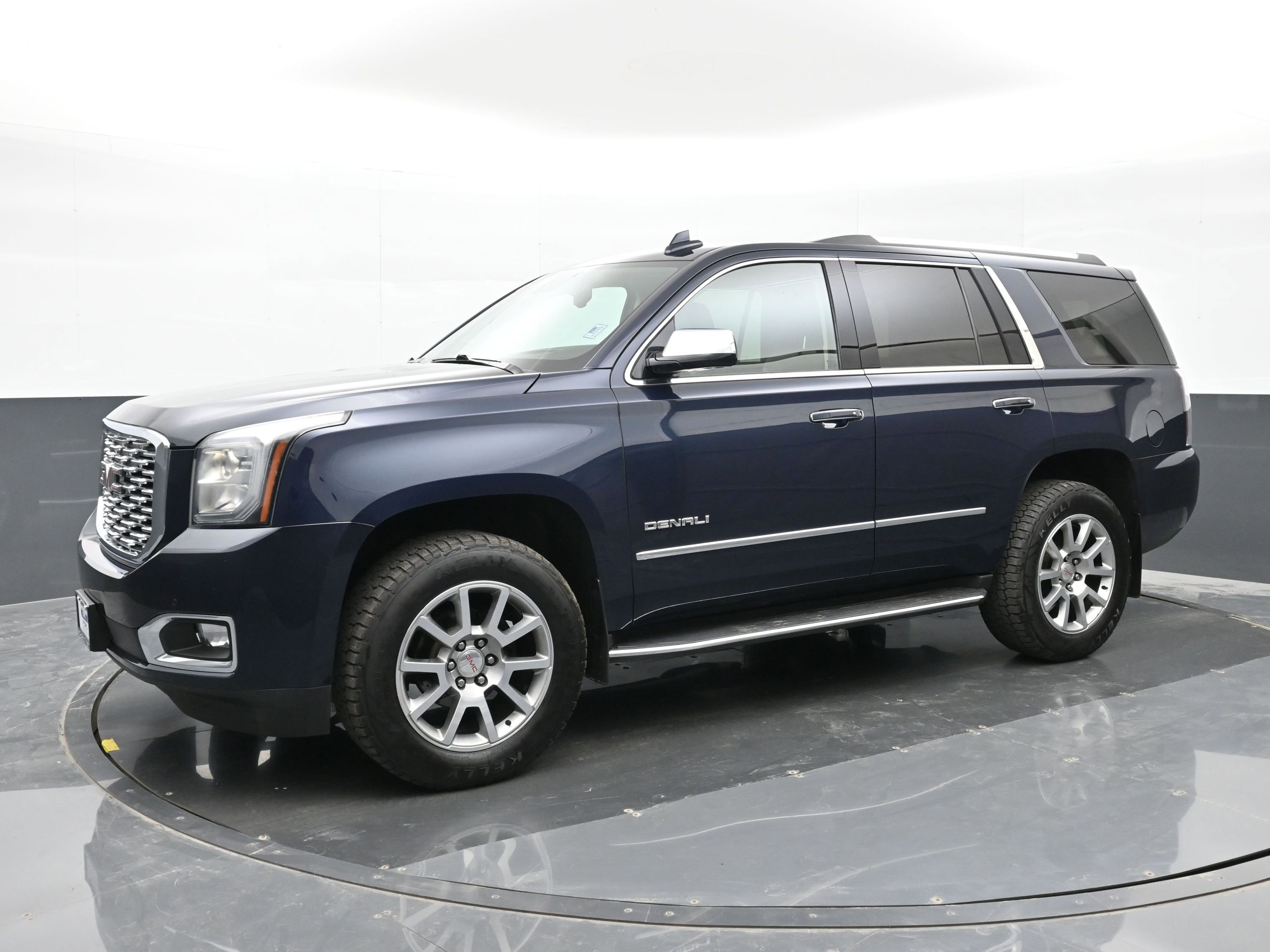 Used 2020 GMC Yukon Denali w/ Open Road Package AWD/4WD image 8