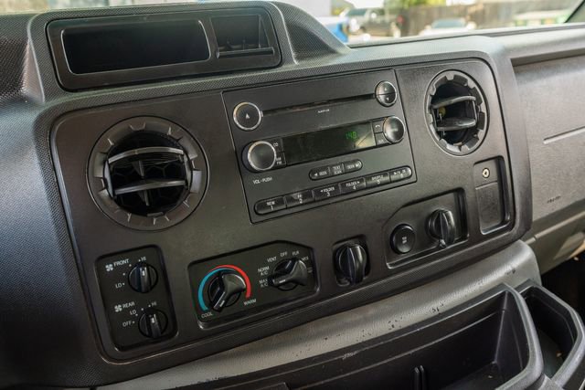 Used 2014 Ford E-350 and Econoline 350 XLT image 27