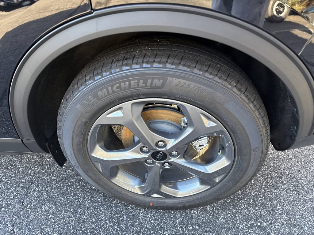 New 2026 Ford Escape ST-Line w/ Tech Pack #1 FWD image 18