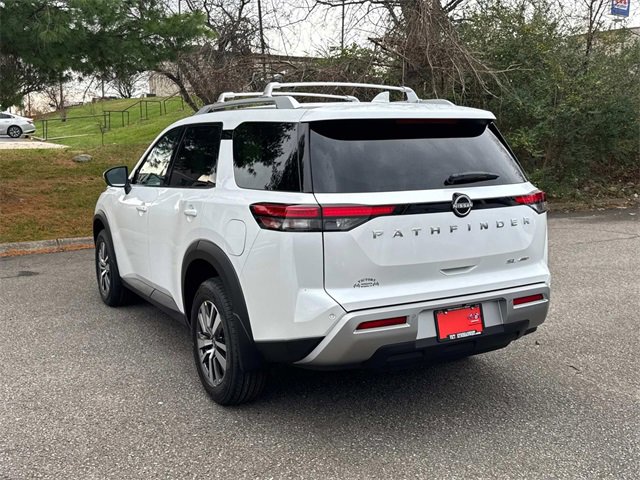 New 2025 Nissan Pathfinder SL image 6