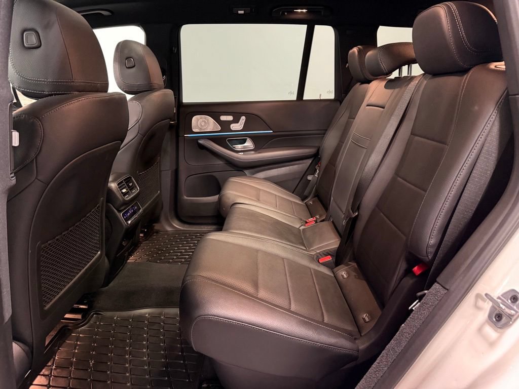 Used 2023 Mercedes-Benz GLS 450 4MATIC image 10