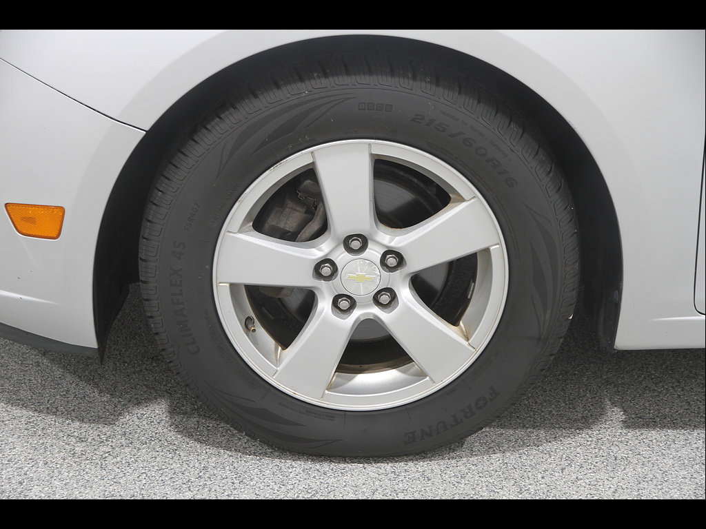 Used 2014 Chevrolet Cruze LT FWD image 18