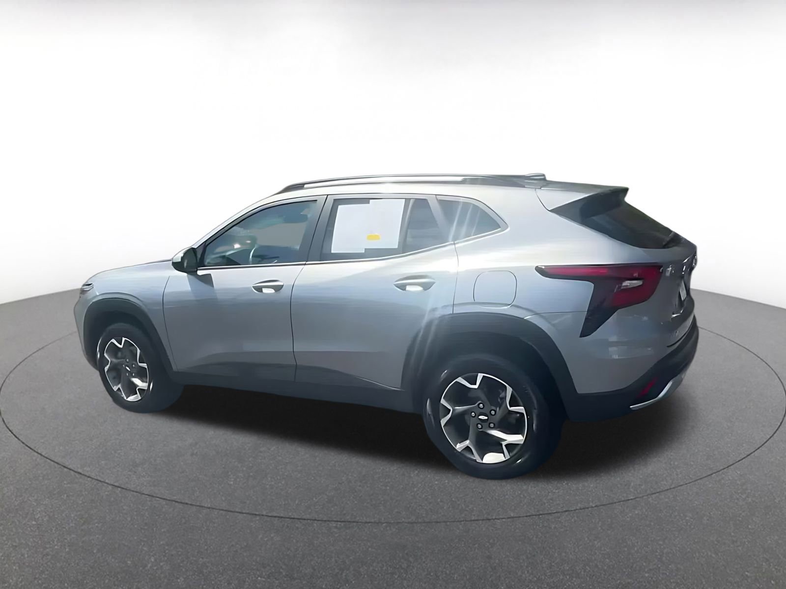 Used 2025 Chevrolet Trax LT w/ LT Convenience Package FWD image 10