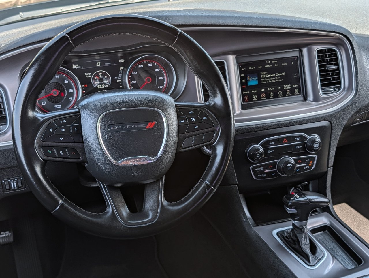 Used 2022 Dodge Charger SXT RWD image 9