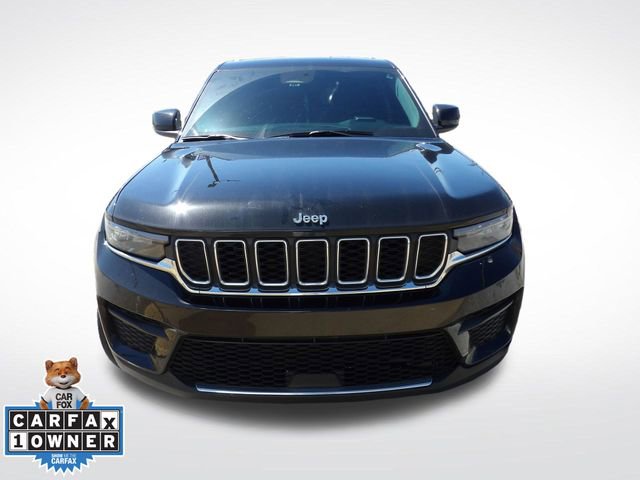 Used 2023 Jeep Grand Cherokee Laredo image 4