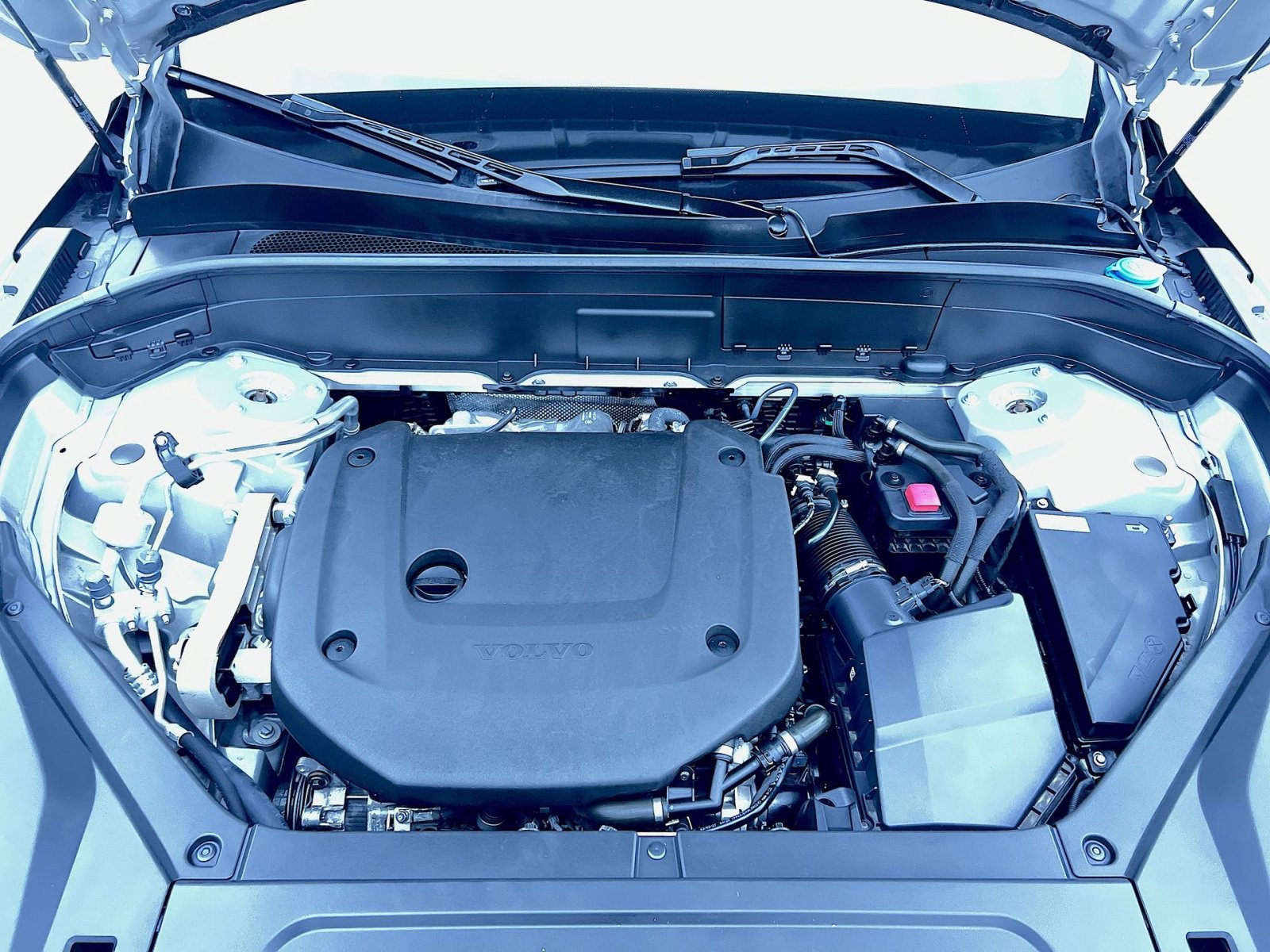 Certified 2023 Volvo XC90 B6 Plus image 29