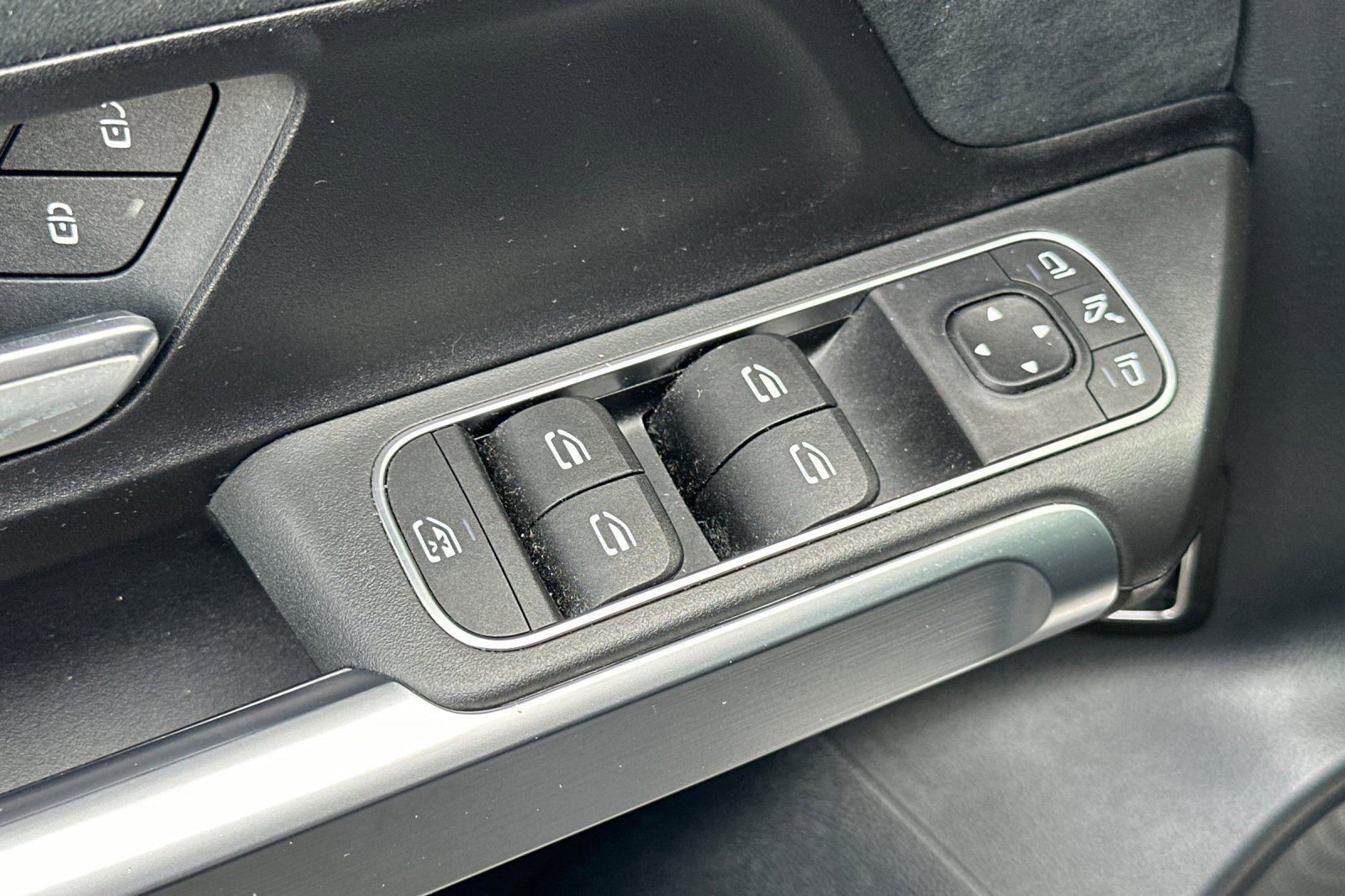 Certified 2023 Mercedes-Benz GLB 250 4MATIC image 13