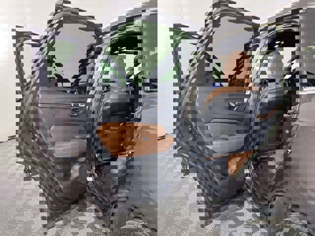 Used 2023 Volvo XC60 B5 Plus w/ Protection Package Premier FWD image 35