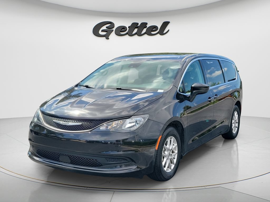 Used 2023 Chrysler Voyager LX FWD image 1