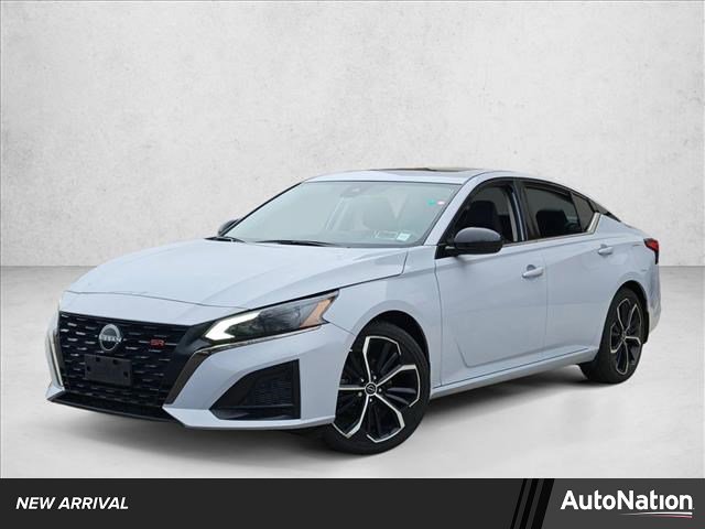 Used 2023 Nissan Altima 2.5 SR w/ SR Premium Package image 1