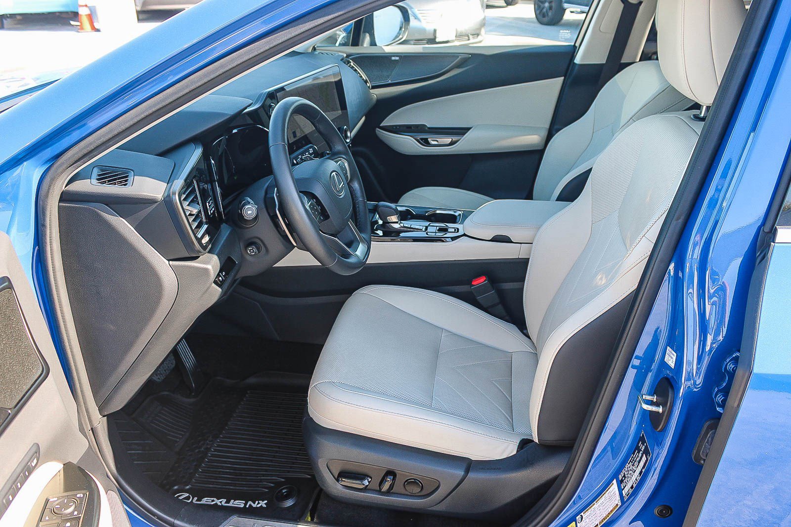 Used 2025 Lexus NX 350h AWD w/ Rear Seat Package image 19