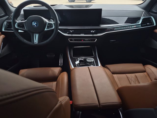 Used 2026 BMW X5 xDrive50e w/ M Sport Package AWD/4WD image 28