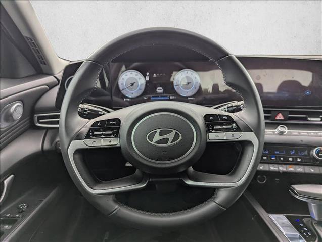 Used 2025 Hyundai Elantra SEL FWD image 13