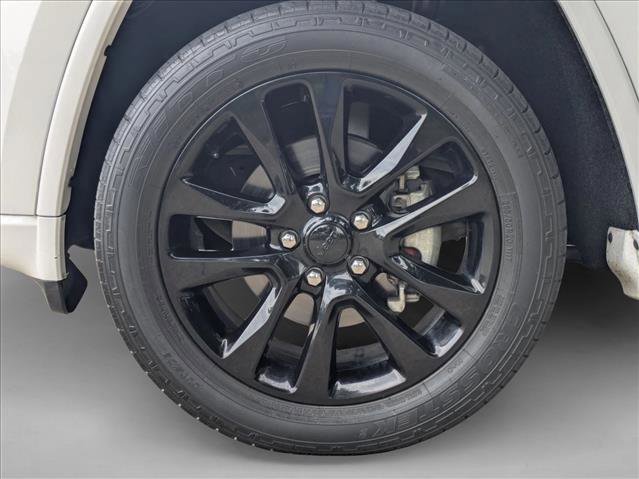 Used 2018 Jeep Grand Cherokee Altitude AWD/4WD image 24