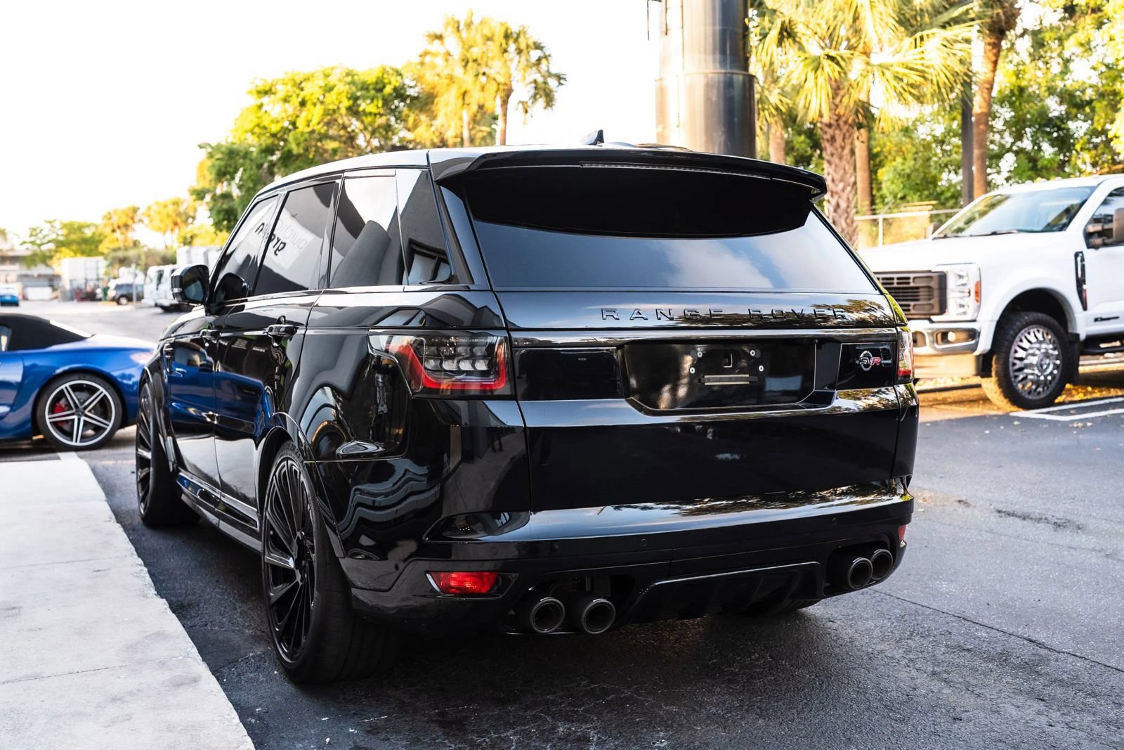 Used 2021 Land Rover Range Rover Sport SVR Carbon Edition AWD/4WD image 9
