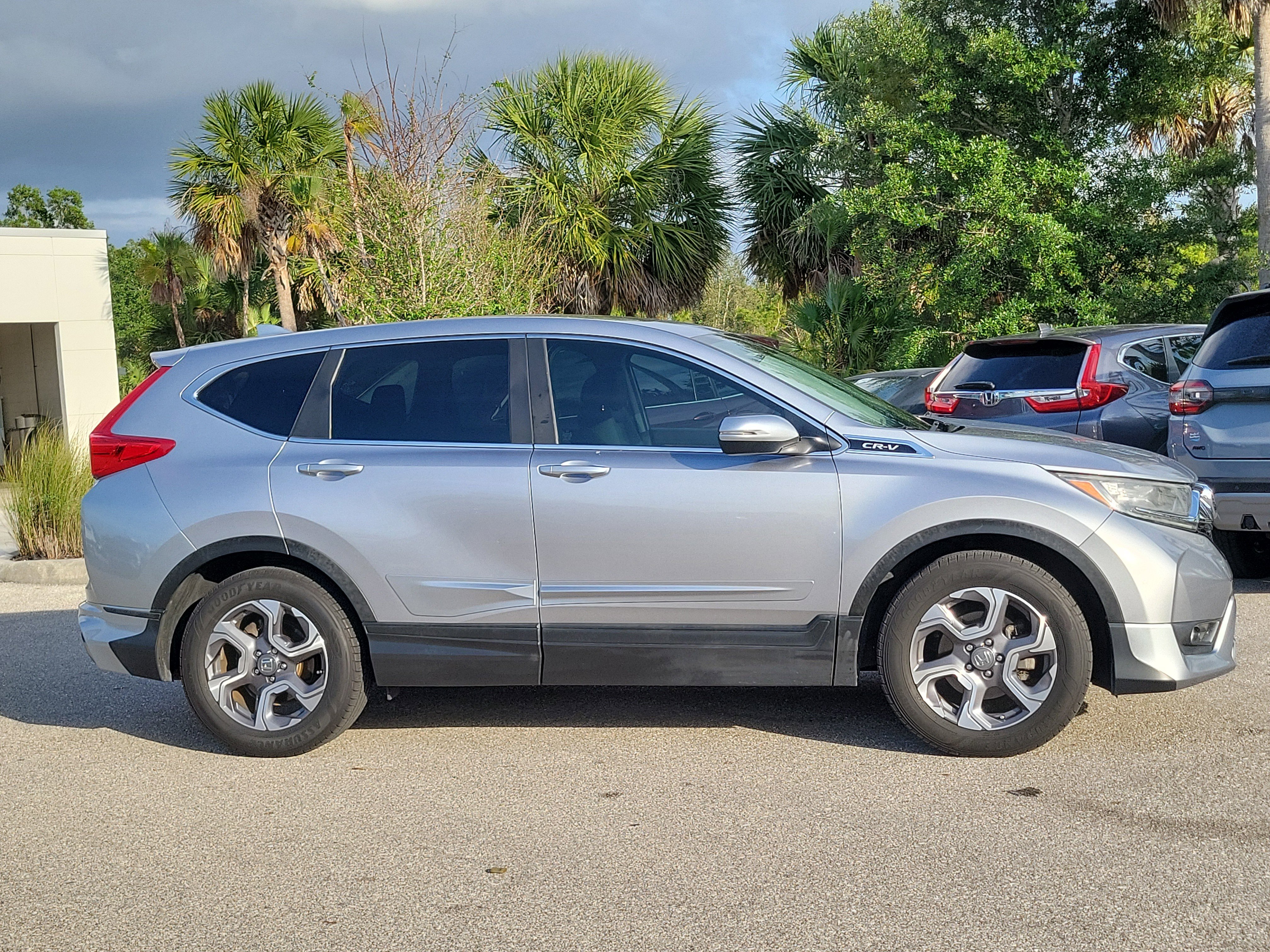 Used 2019 Honda CR-V EX-L image 3