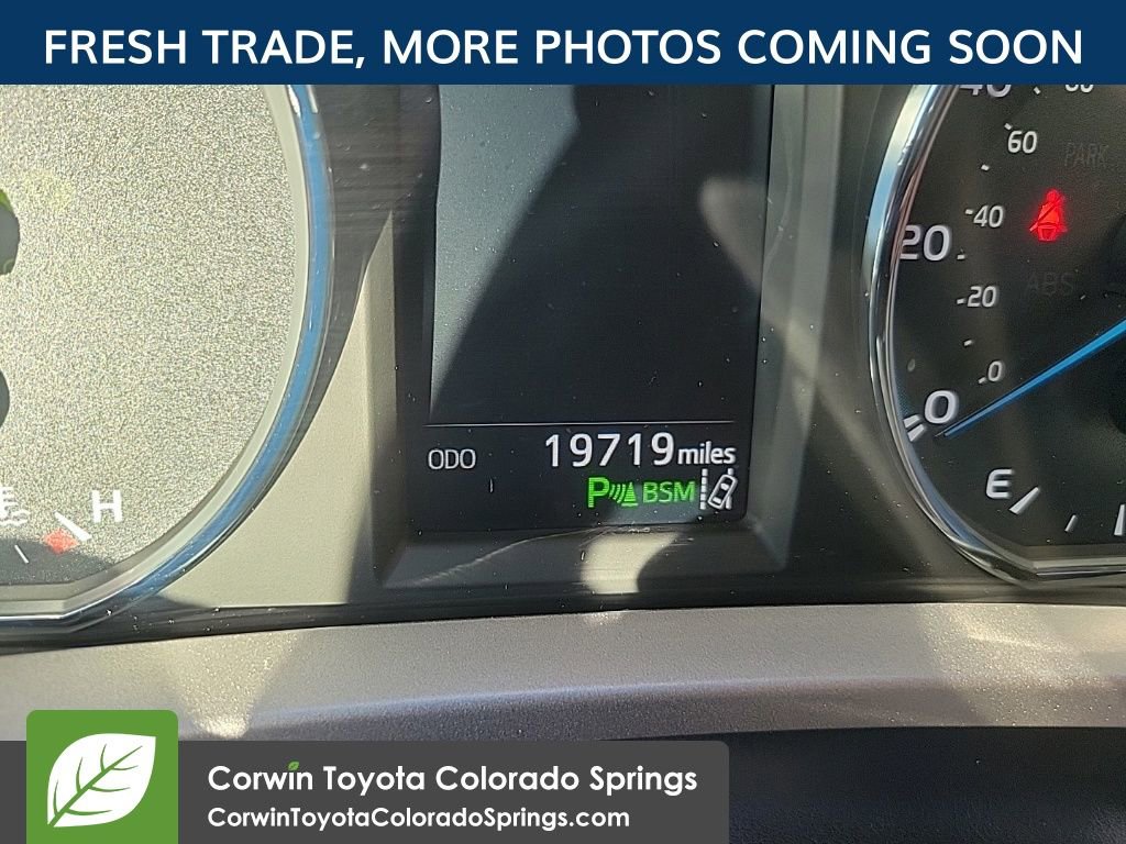 Used 2018 Toyota RAV4 Limited image 14