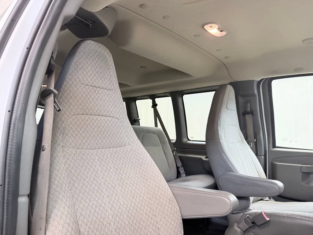 Used 2020 Chevrolet Express 3500 LT w/ LT Preferred Equipment Group RWD image 23