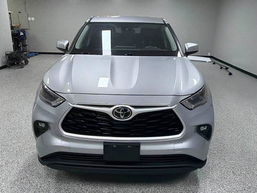Used 2021 Toyota Highlander LE FWD image 8