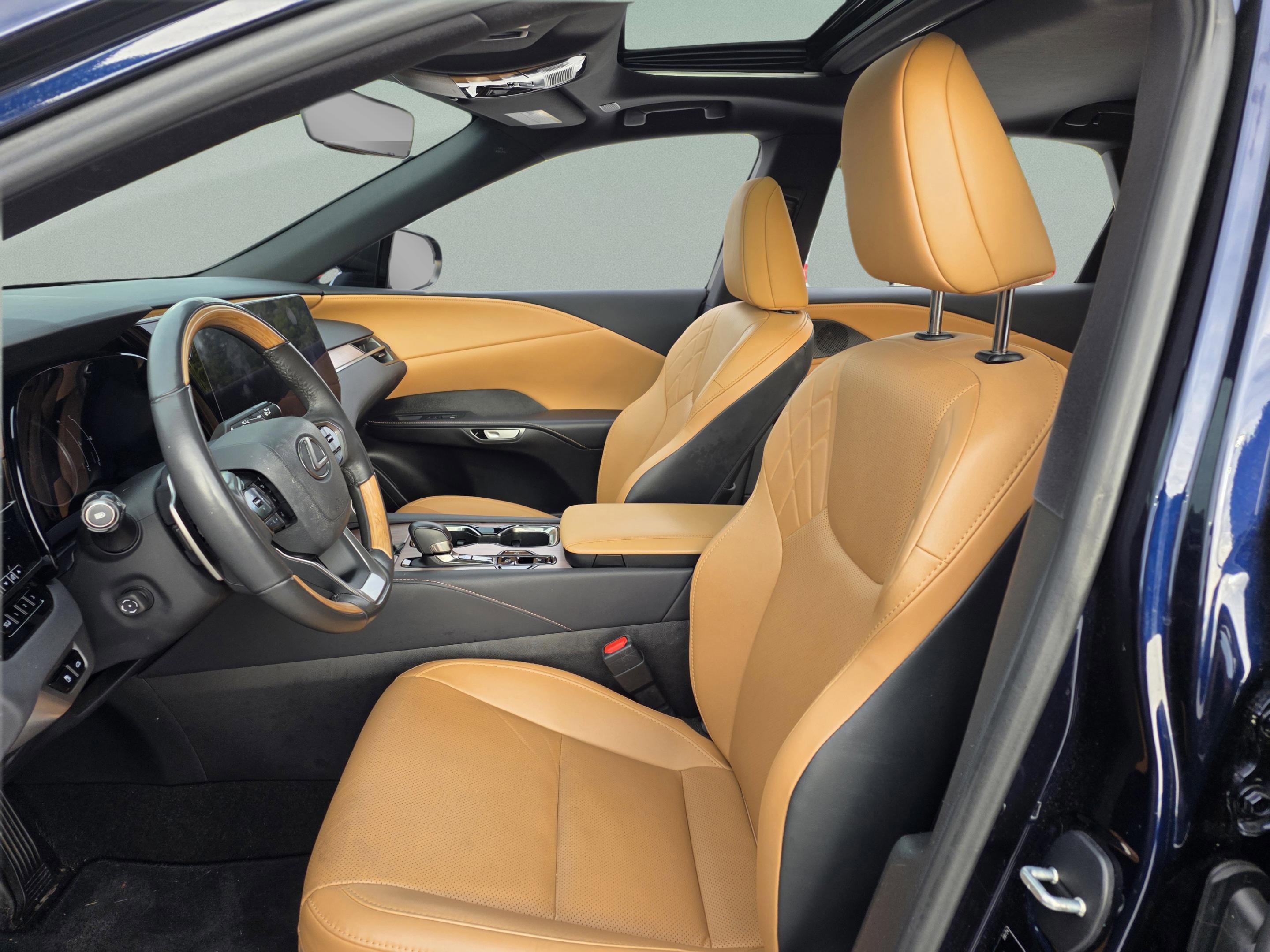 Used 2024 Lexus RX 350 Premium w/ Accessory Package (Z1) image 9