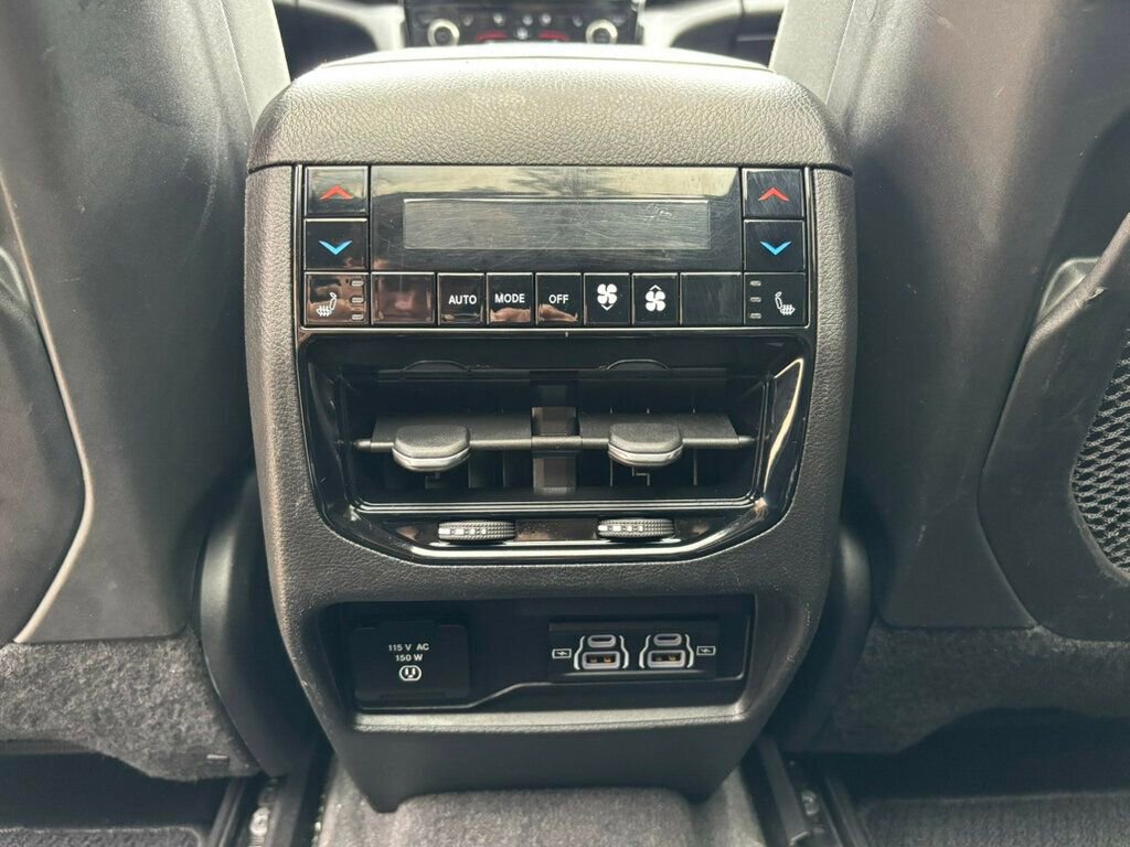 Used 2021 Jeep Grand Cherokee L Summit w/ Luxury Tech Group V image 24