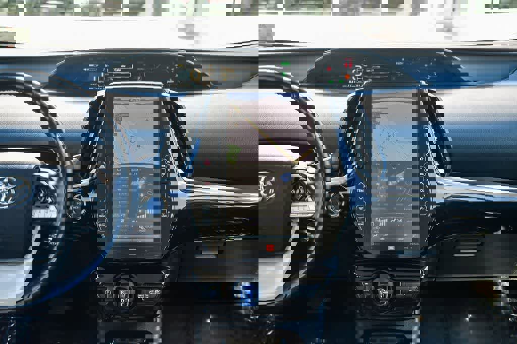 Used 2019 Toyota Prius Prime Advanced image 13