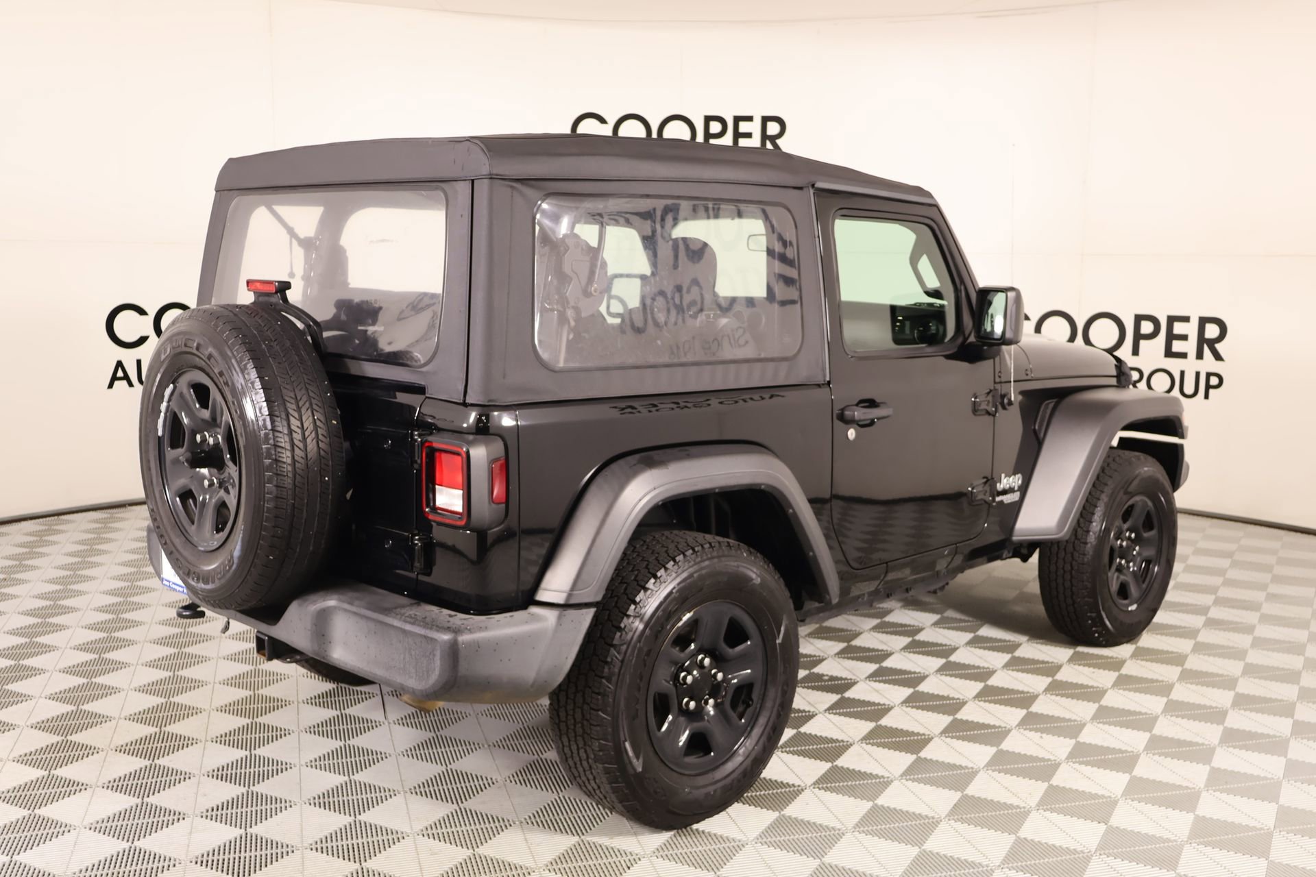 Used 2021 Jeep Wrangler Sport AWD/4WD image 17