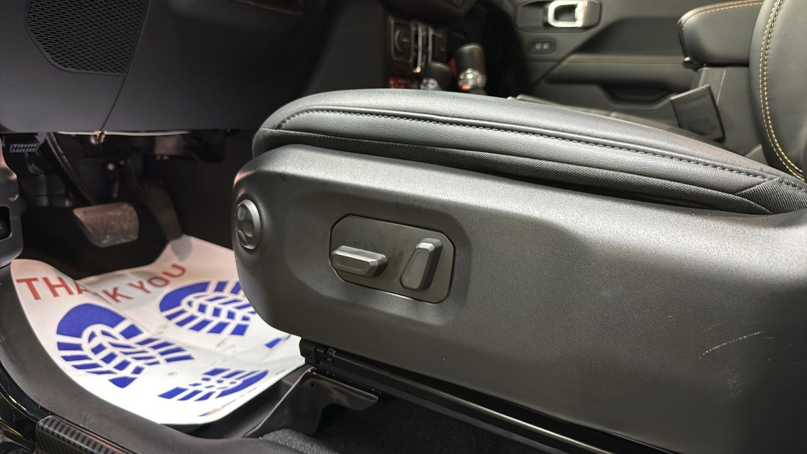 Used 2025 Jeep Wrangler Unlimited Rubicon 392 image 11