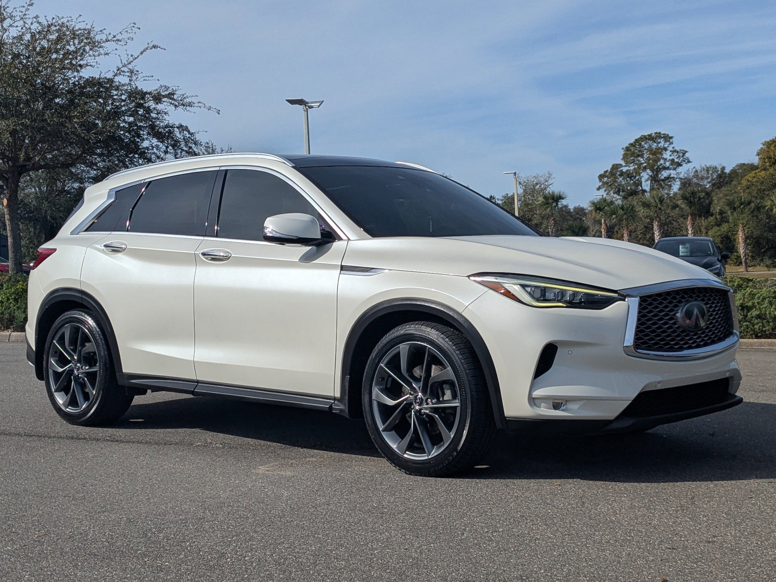 Used 2019 INFINITI QX50 Essential w/ Sensory Package image 2