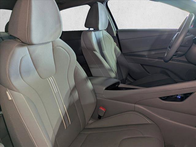 Used 2022 Hyundai Elantra SEL w/ Convenience + Premium Package FWD image 21