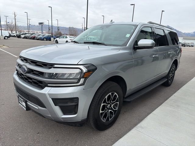 Used 2024 Ford Expedition Max XLT image 3
