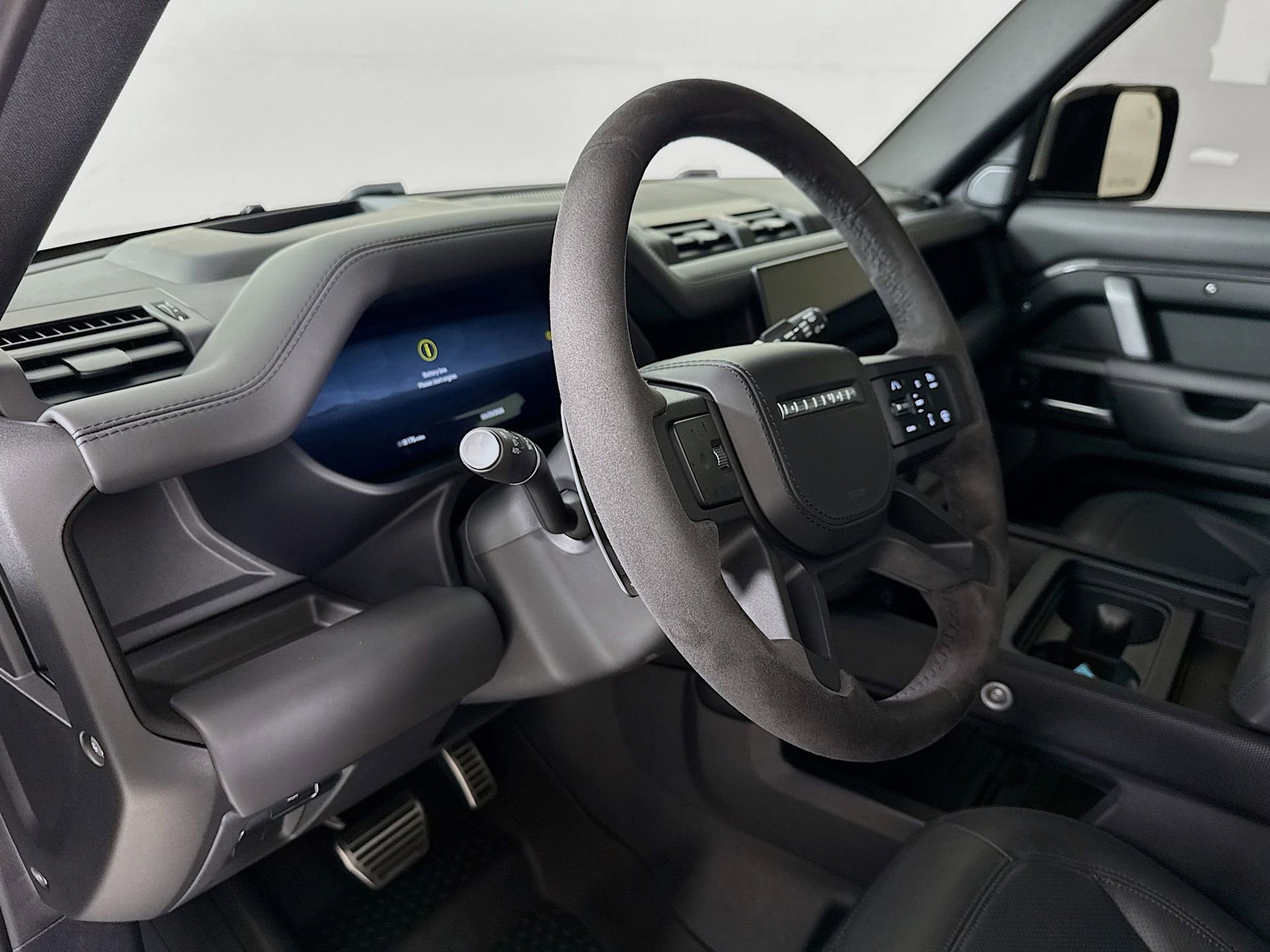 Used 2024 Land Rover Defender 110 Carpathian Edition image 10