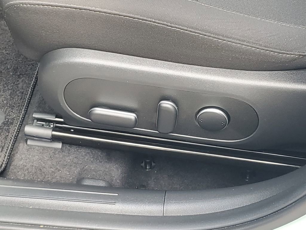 Certified 2024 Hyundai Kona SEL w/ Convenience Package image 19