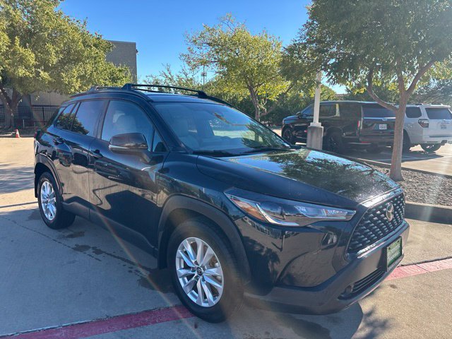 Used 2024 Toyota Corolla Cross LE FWD image 3