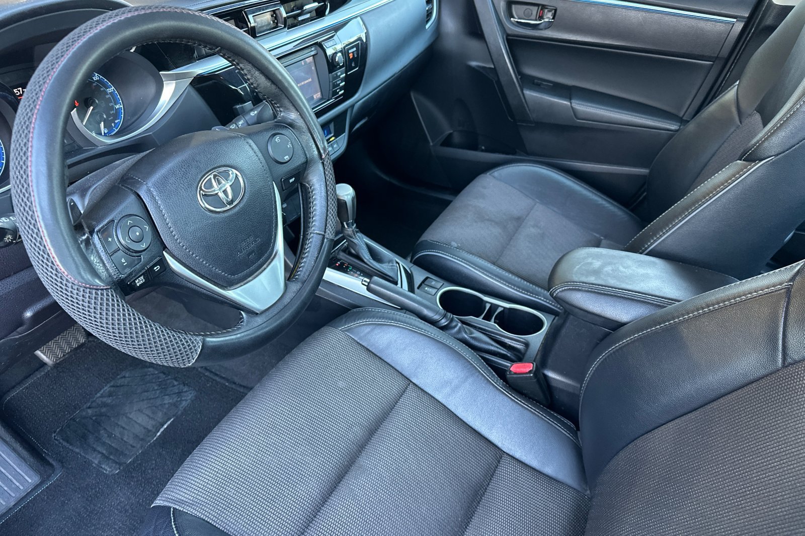 Used 2016 Toyota Corolla S FWD image 9