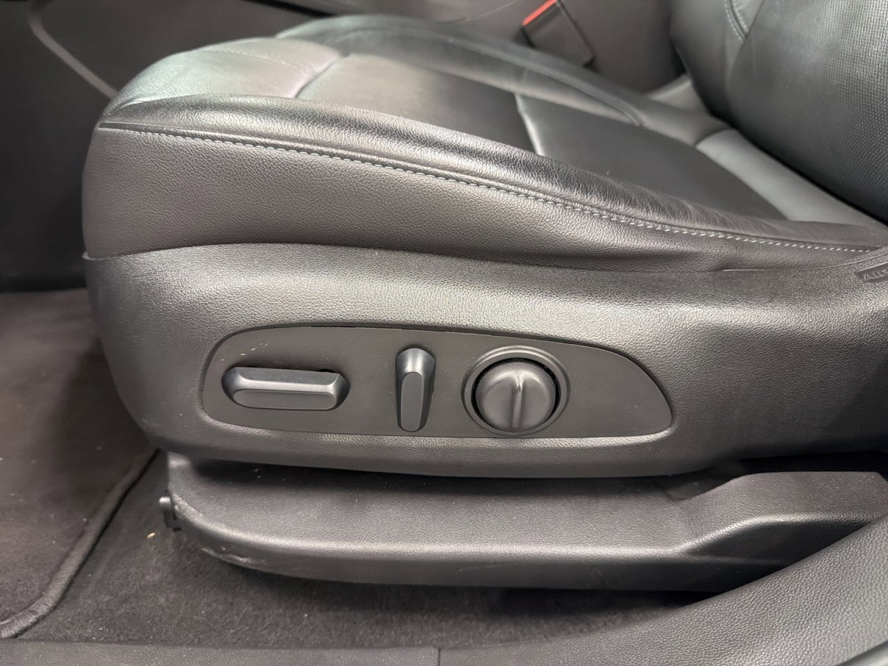 Used 2020 Chevrolet Blazer LT w/ Sound & Technology Package image 33