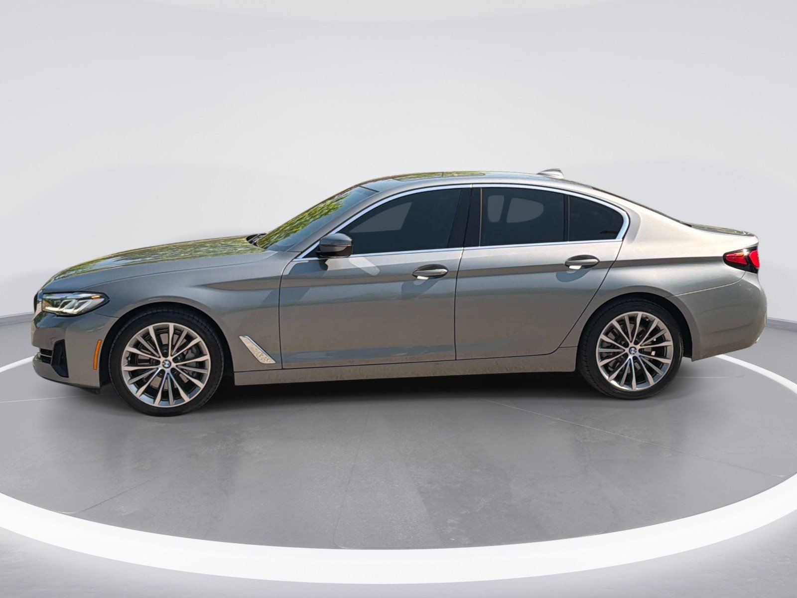 Certified 2023 BMW 530i w/ Premium Package RWD image 6