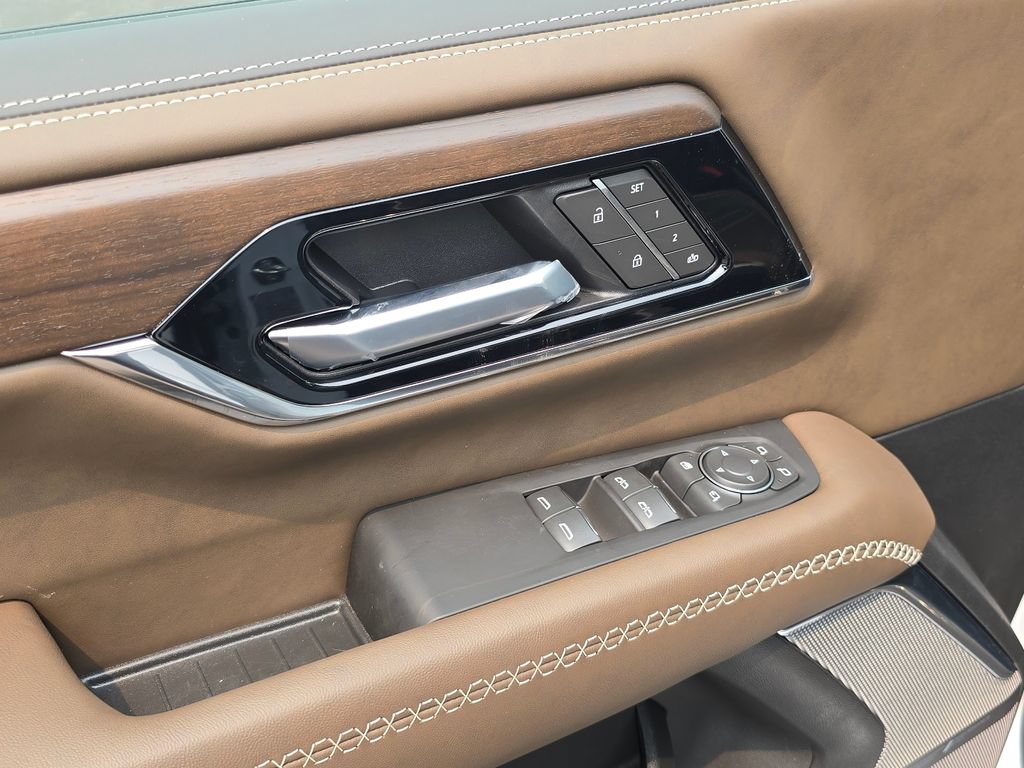 New 2026 GMC Yukon XL Denali Ultimate AWD/4WD image 23