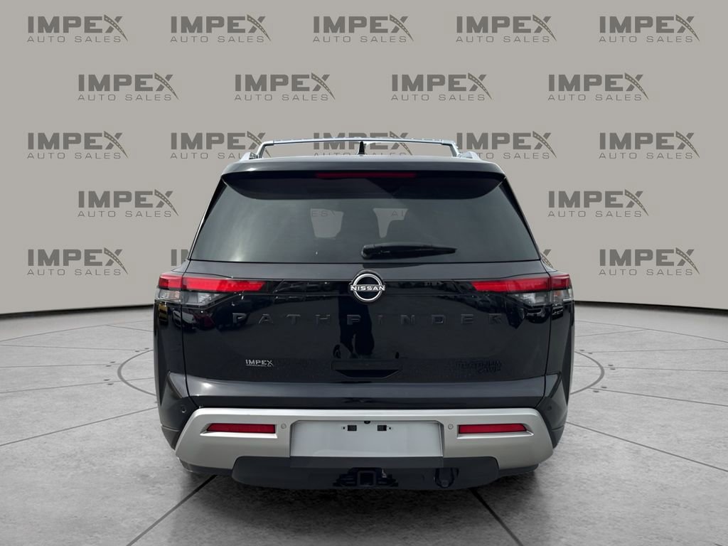 Used 2023 Nissan Pathfinder Platinum w/ Black Appearance Package AWD/4WD image 4