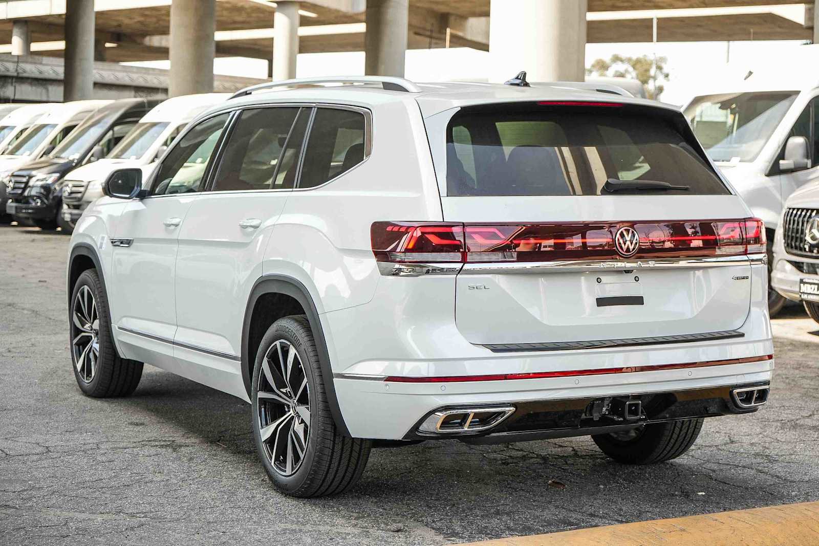 New 2026 Volkswagen Atlas SEL Premium R-Line image 8
